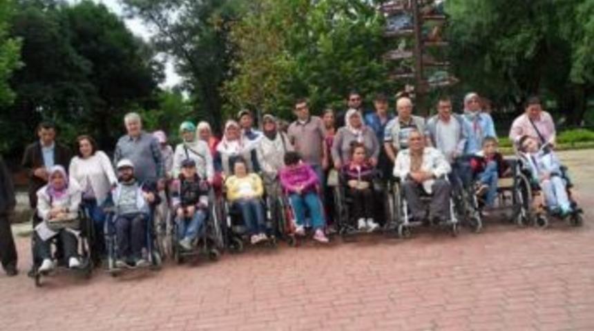 Boz&uuml;y&uuml;k Engelliler Derneği &Uuml;yeleri Cumhurbaşkanının Davetlisi Olarak Ankara&rsquo;ya Gidiyor