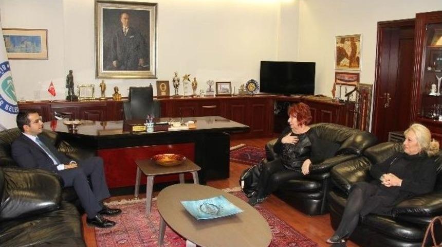 Kadıköy Sanatçılar Derneği Büyükşehir Belediyesini Ziyaret Etti