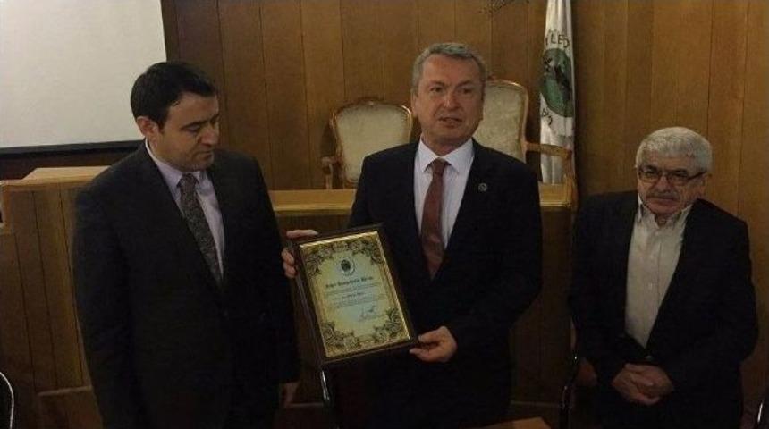 Başkan Kantarcı Vali Işın&rsquo;a Hemşehrilik Beratı Verdi