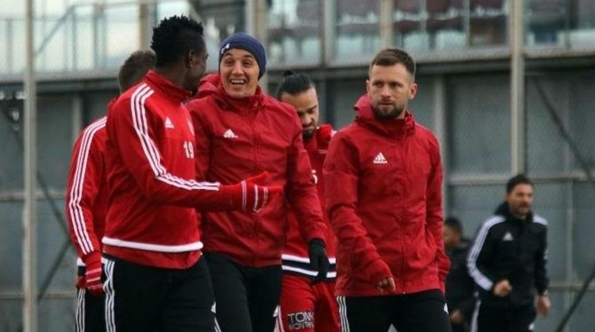 Buruk: "ligin &Uuml;st&uuml;nde Bir Oyun Oynuyoruz Ama Sonuca Yansıtamıyoruz"