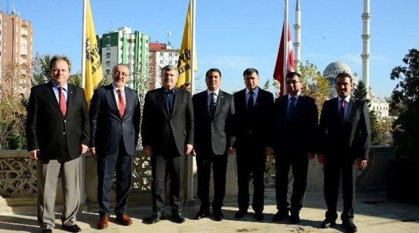 T&uuml;rkmen Heyet, Başkan Aky&uuml;rek&rsquo;i Ziyaret Etti