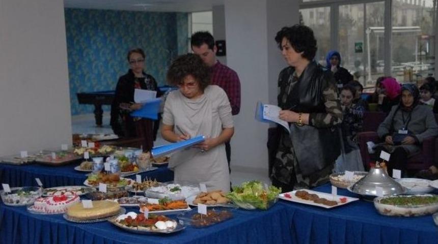 &Ccedil;orumlu Kadınlar, &ldquo;bayat Ekmekten Taze Lezzetler&rdquo; İ&ccedil;in Yarıştı