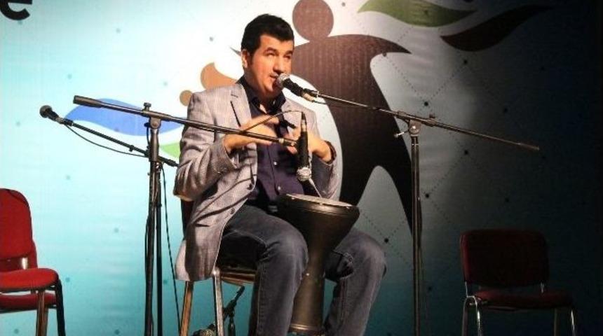 G&ouml;rme Engelli Bilal G&ouml;regen Engelliler İ&ccedil;in Sahne Aldı