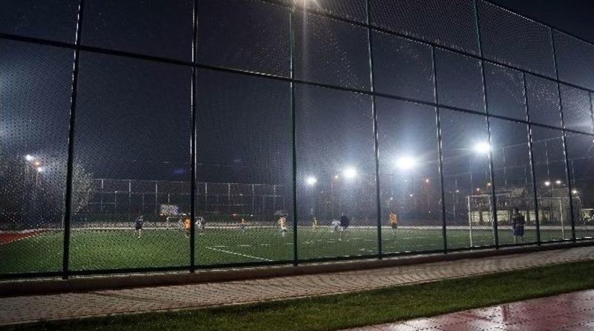 Futbol Oynarken Kalp Krizi Ge&ccedil;irip Hayatını Kaybetti
