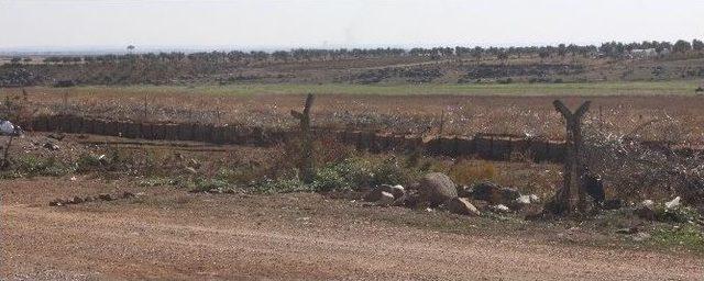 Suriye’den Türkiye’ye Geçmeye Çalışan Işid’li 7 Kişilik Aile Yakalandı