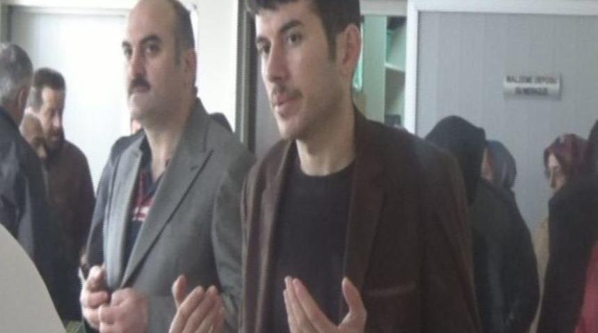 Annesi İle Birlikte &Ouml;ld&uuml;r&uuml;len Gen&ccedil; Kızın Yakınları G&ouml;z Yaşlarına Boğuldu