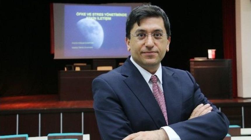 &Ouml;fke Kontrol&uuml;n&uuml;n Sırrı Y&uuml;r&uuml;y&uuml;şte