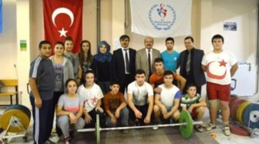 Haltercilere Malzeme Yardımı