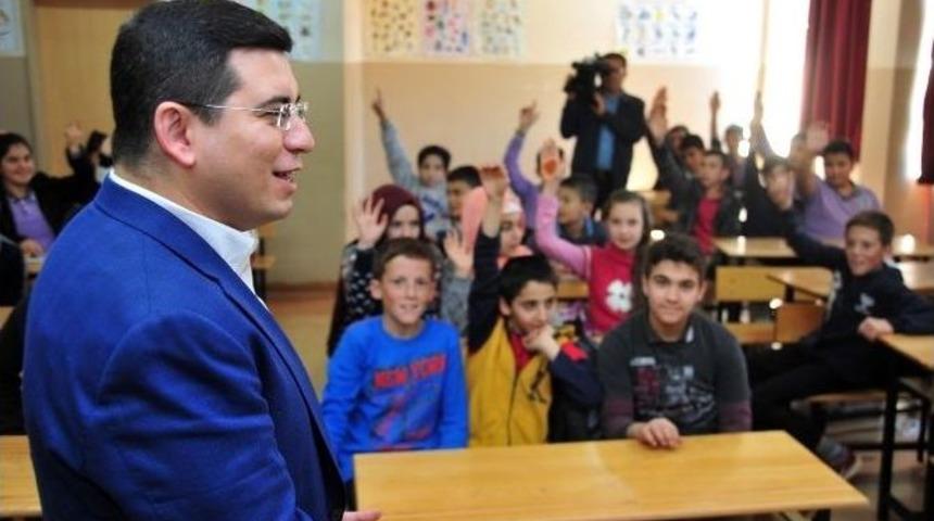 Başkan T&uuml;t&uuml;nc&uuml;&rsquo;den Okullara Ziyaret