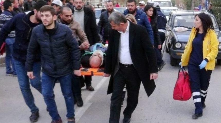 Otomobilin &Ccedil;arptığı İşitme Engelli Hastanelik Oldu