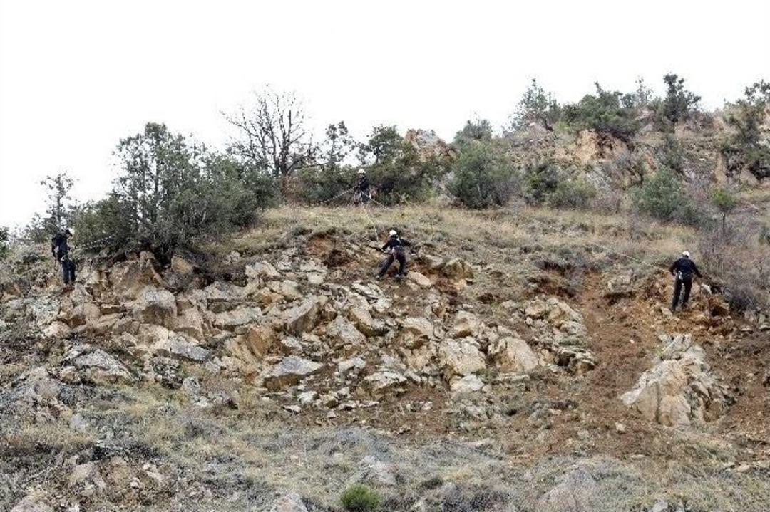 G&uuml;m&uuml;şhane-trabzon Karayolu&rsquo;ndaki Heyelan