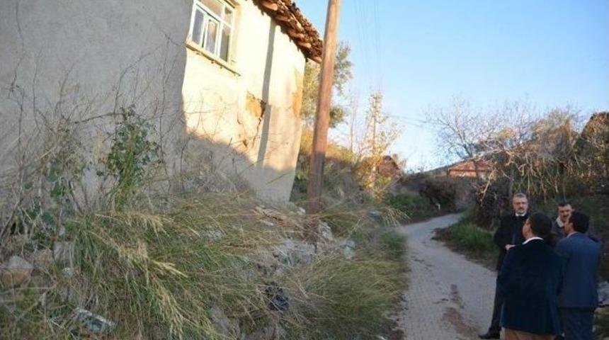 Karacabey&rsquo;de Kırsal Mahallelerde &Ccedil;alışmalar Tam Gaz Devam Ediyor