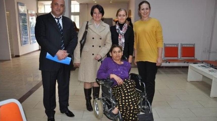 İhtiya&ccedil; Sahibi Engelli Vatandaşa Hediye Ak&uuml;l&uuml; Araba