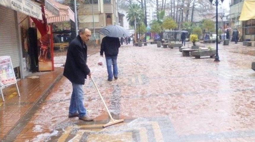 Dolu Yağışı &Ccedil;aycuma&rsquo;yı Beyazlattı