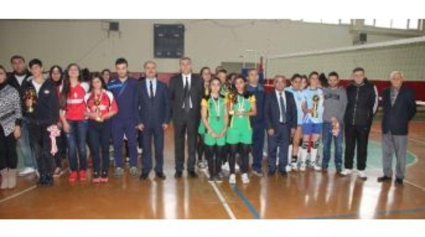 Van&rsquo;da Okul Sporları Voleybol Yıldızlar M&uuml;sabakaları