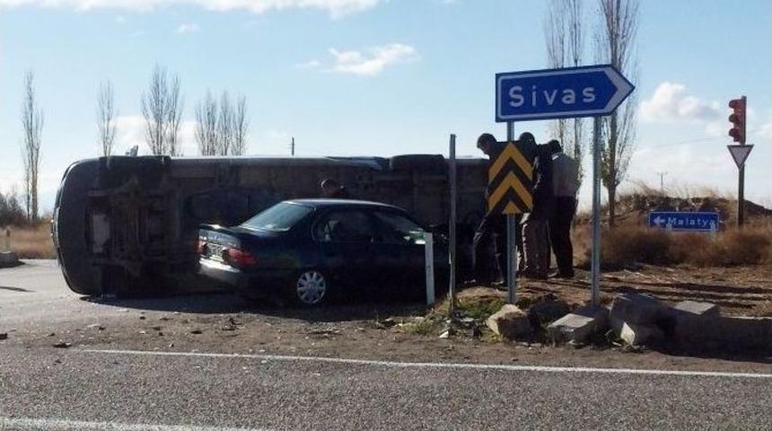 Malatya-sivas Karayolunda Kaza: 5 Yaralı