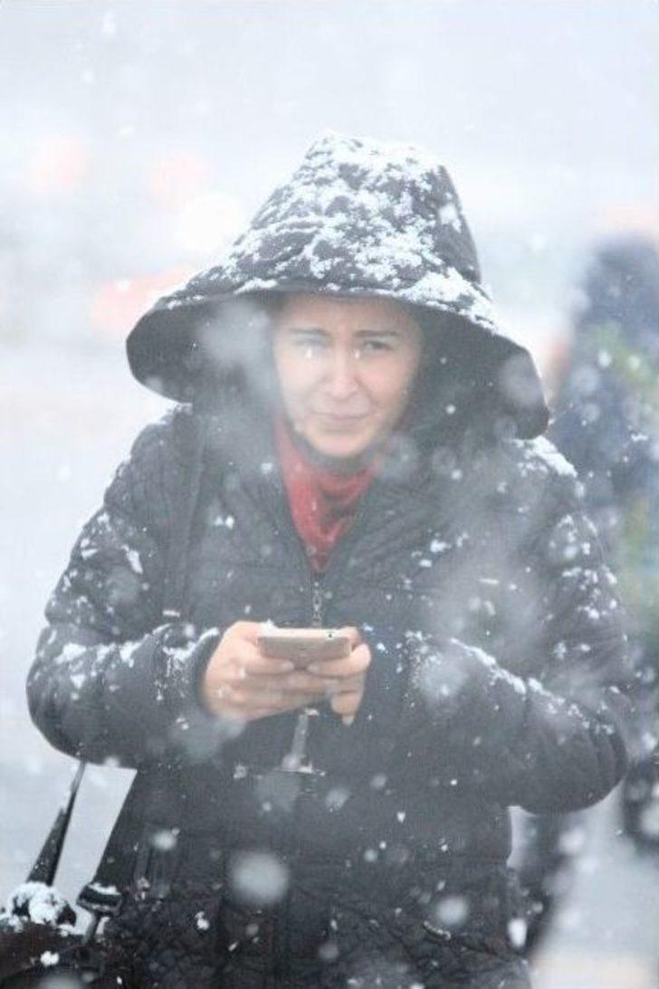 Kayseri’de Yoğun Kar Yağışı Etkili Oldu G3