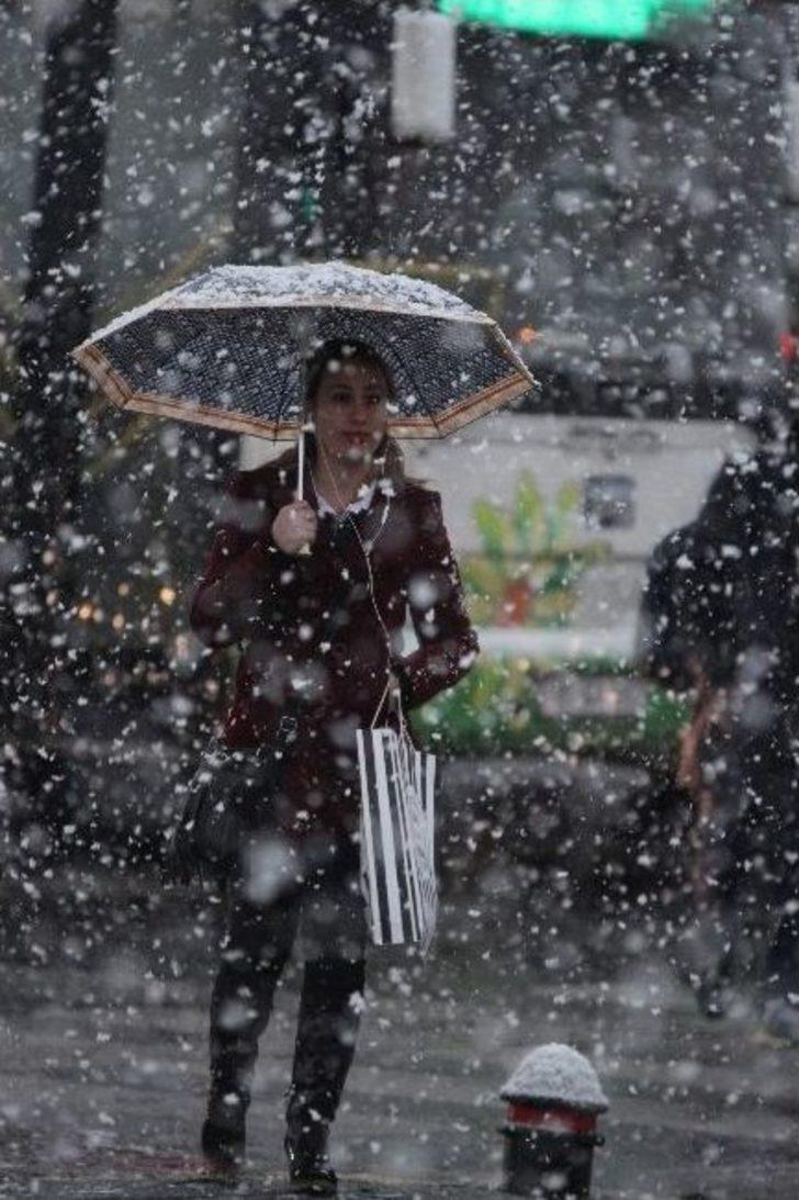 Kayseri’de Yoğun Kar Yağışı Etkili Oldu G4