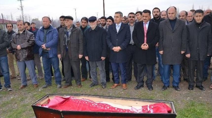 Iğdır Belediyesi Temizlik İşçisi Toprağa Verildi