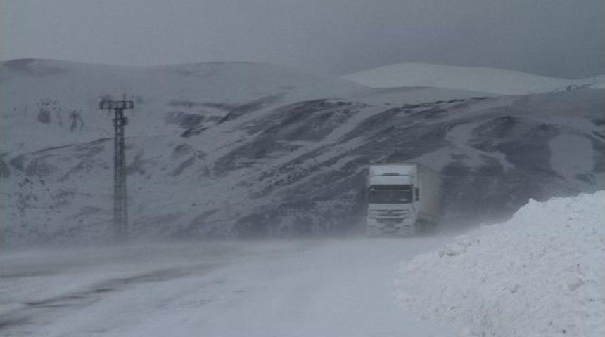 Ardahan&rsquo;da Kar Yağışı Ve Tipi