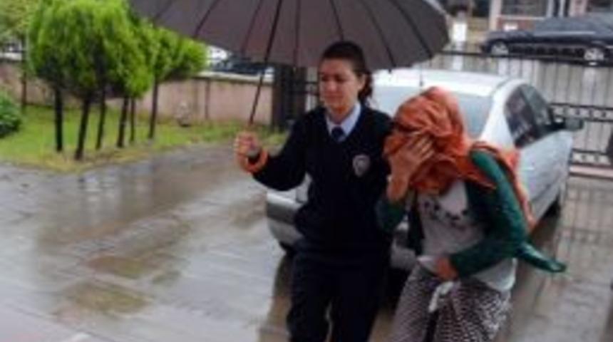 Sa&ccedil; Tokasıyla Kapı A&ccedil;an Kadın Hırsız Yakalandı