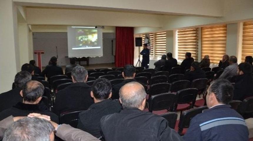 Han&ouml;n&uuml;&rsquo;de İmamlara Ve K&ouml;y Muhtarlarına Yangın Eğitimi