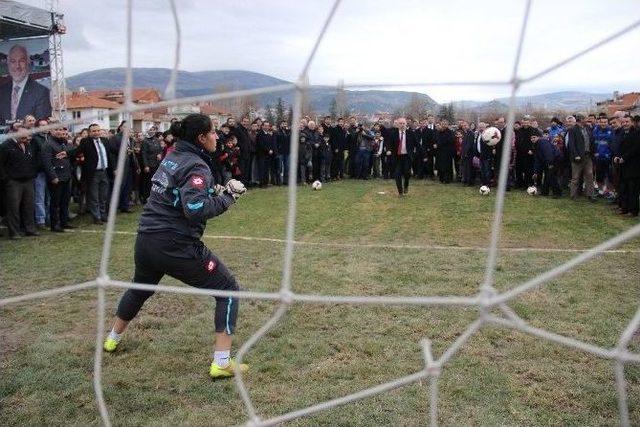 Vefa Futbol Sahası Hizmete Sunuldu