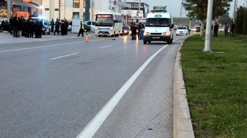 Elindeki Yemeği Evine Ulaştıramadı