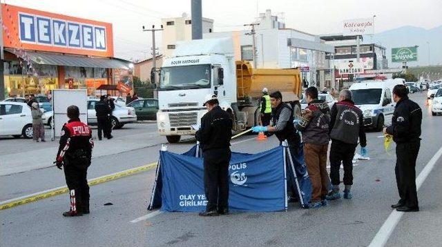 Elindeki Yemeği Evine Ulaştıramadı