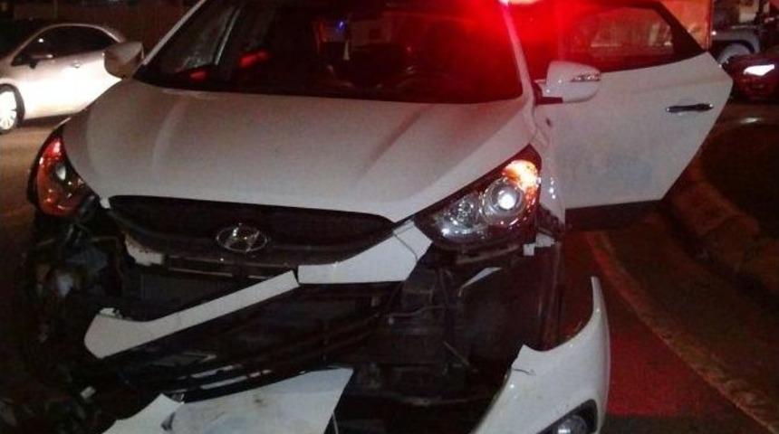 Freni Boşalan Beton Pompası Otob&uuml;se &Ccedil;arptı: 5 Yaralı