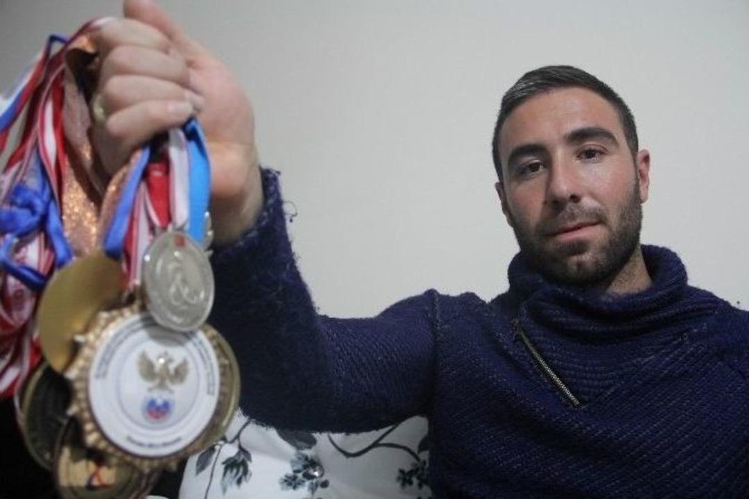 (&ouml;zel Haber) Engelleri Aşarak Madalyalar Kazandı Engellilerin Umudu Oldu