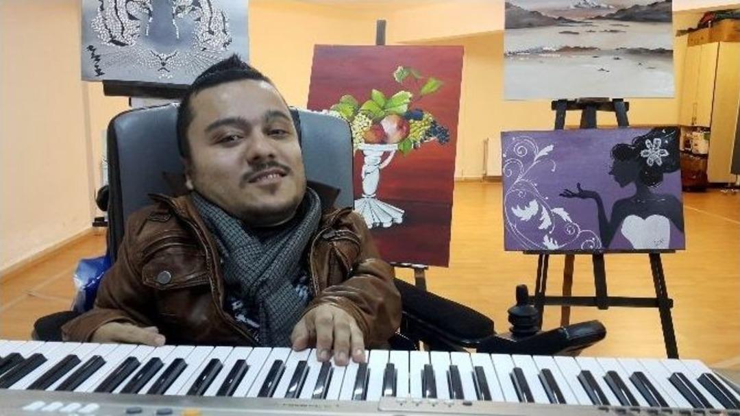 Engelli Ressamın Tek Hayali Diplomalı Ressam Olmak
