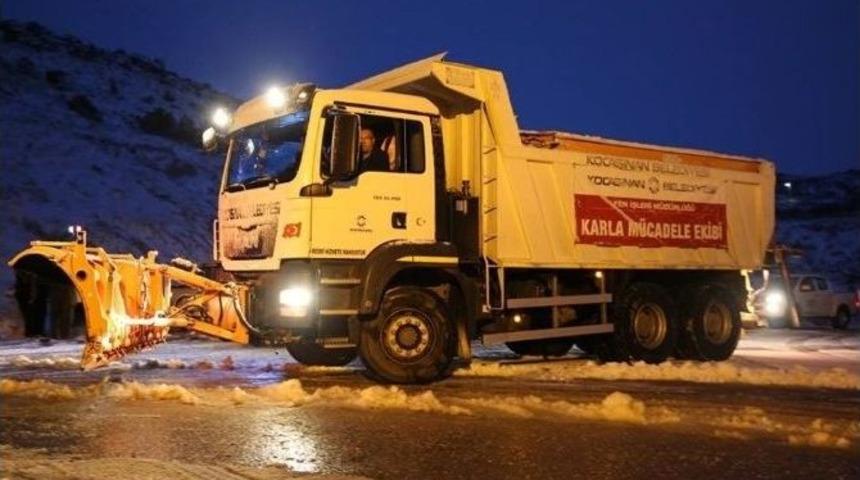 Kocasinan Belediyesi Karla M&uuml;cadele &Ccedil;alışmalarına Başladı