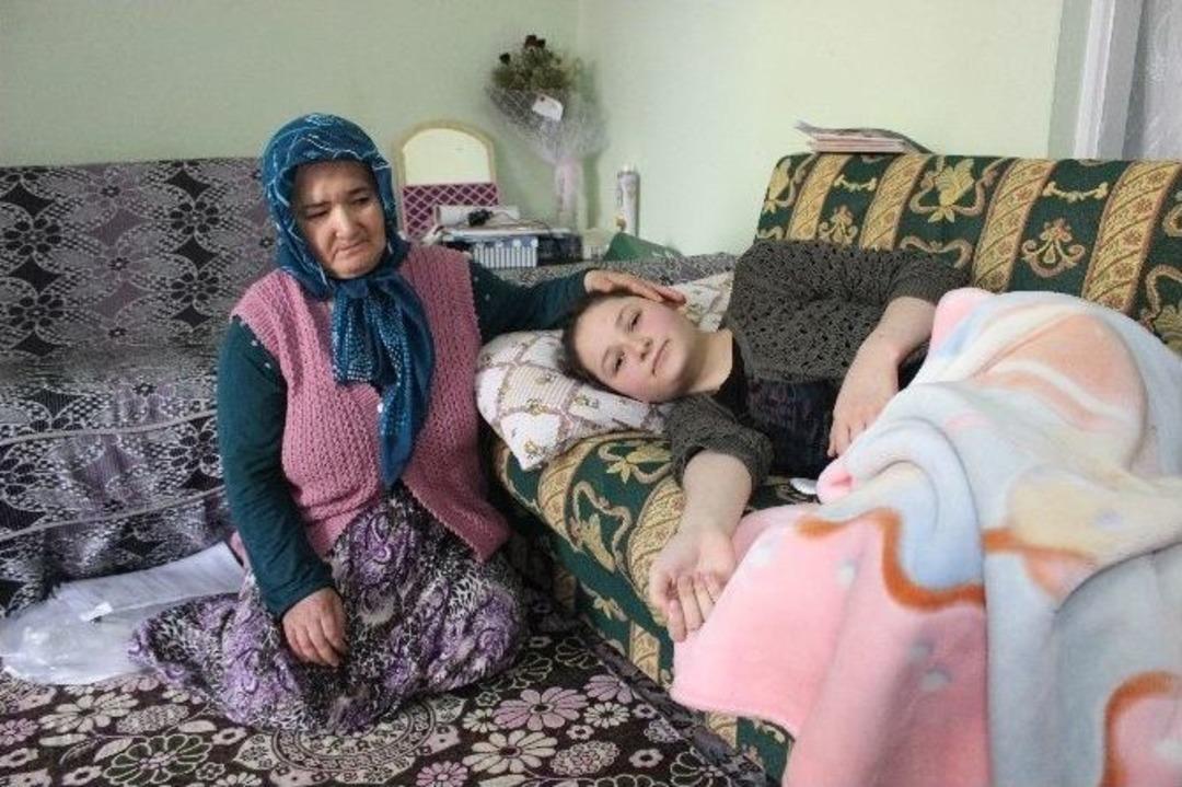 Kemik Kanseri Hastası Arife Yaşamak İstiyor