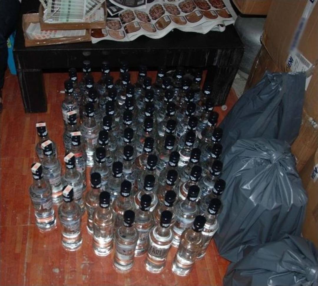 Sultangazi&rsquo;de Sahte Rakı Operasyonu