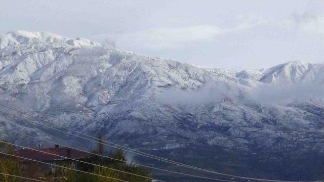 Diyarbakır’ın Kulp İlçesine Yılın İlk Karı Yağdı