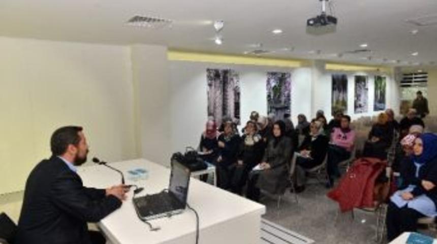 Akademi Nisa&rsquo;da Tasavvuf Ve İslam Tarihi Konuşuldu