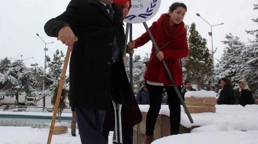 Engellilere Kar Ve Soğuk Hava Engeli