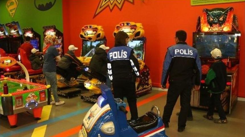 150 &Ouml;ğrenci Sinema Ve Oyun Parkına G&ouml;t&uuml;r&uuml;ld&uuml;