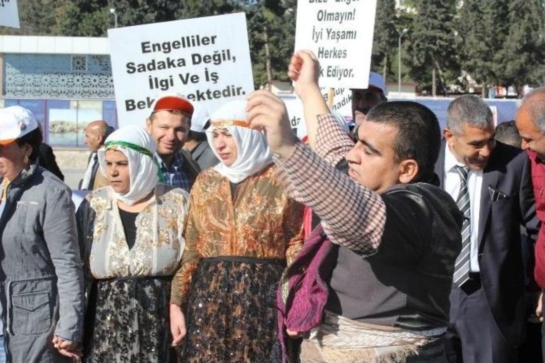 Engelsiz Yaşam İ&ccedil;in Y&uuml;r&uuml;d&uuml;ler