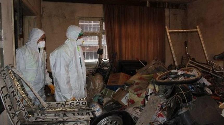 Otomobil Hurdalığı Gibi &Ccedil;&ouml;p Ev