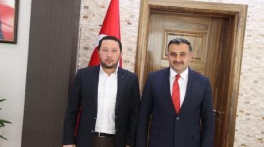 Doğu T&uuml;rkistanlılardan Develi Belediye Başkanına Ziyaret