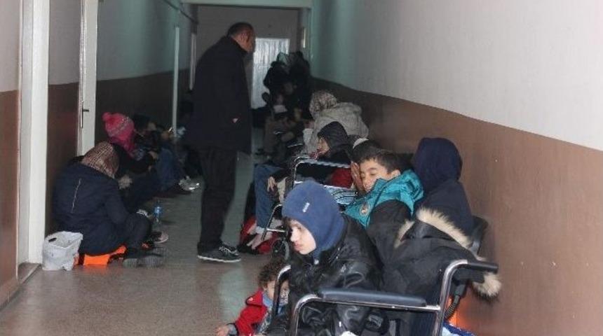 İzmir&rsquo;de 91 G&ouml;&ccedil;men Operasyonla Yakalandı