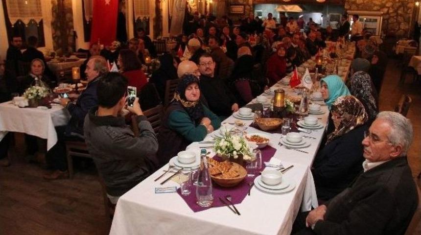 50 Yıllık Evlilere Yastık Hediyesi