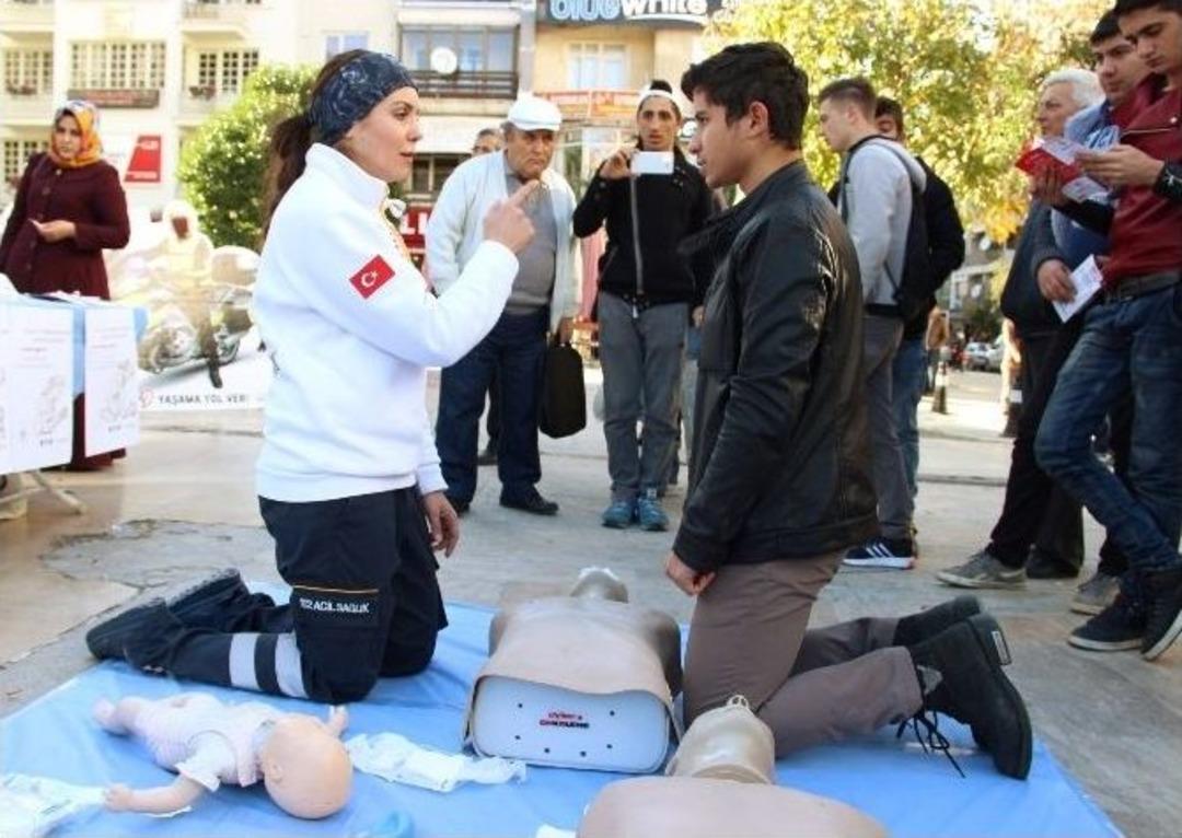 Meydanda Uygulamalı Suni Teneff&uuml;s