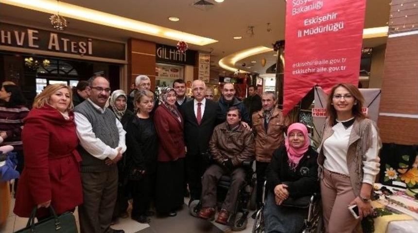 Tuna &Ccedil;ifti Engelliler Koordinasyon Merkezi&rsquo;nin Sergisini Gezdi