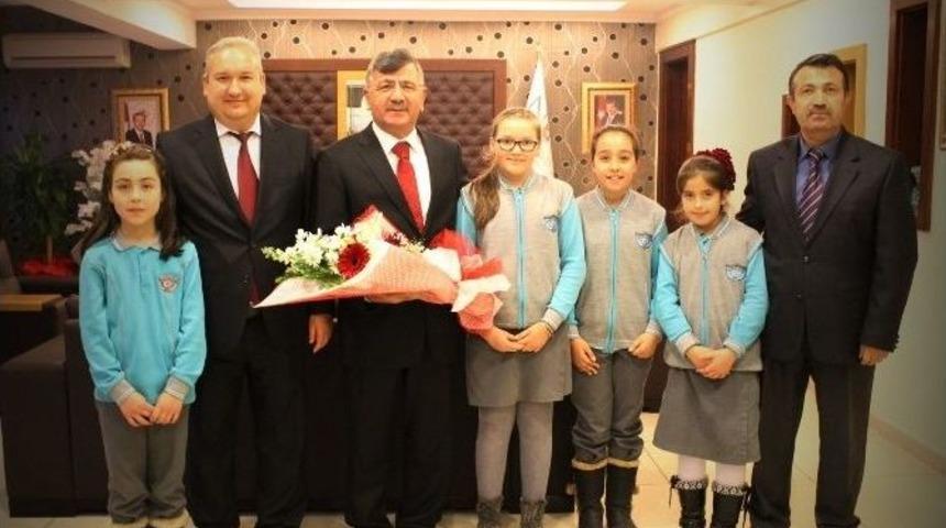 Okullardan Başkan Akdoğan&rsquo;a Teşekk&uuml;r Ziyareti