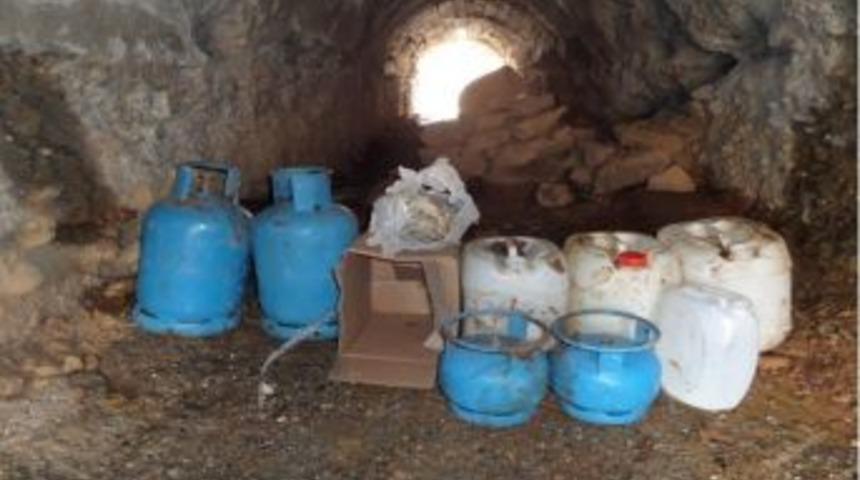 Tunceli’de Sığınak Ve Tuzaklanmaya Hazır Malzeme Ele Geçirildi