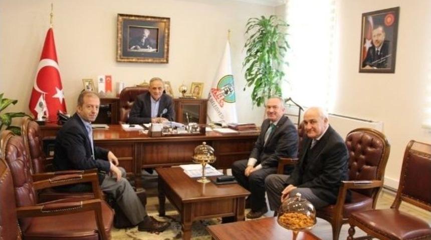 Bakan Yıldırım &Ouml;demiş-izmir Tren Seferleri İ&ccedil;in Talimatı Verdi