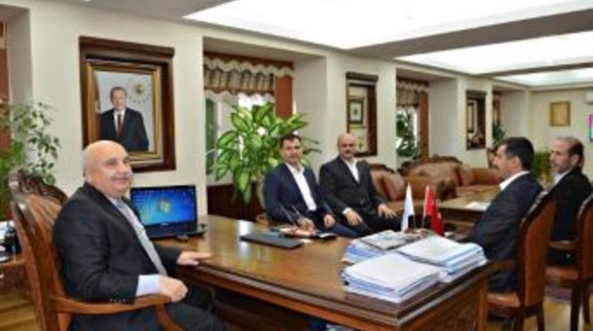 Adıyaman &Uuml;niversitesi İle Hayrat Vakfı Arasında İş Birliği Protokol&uuml; İmzalandı